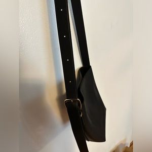 Madewell the essential mini bucket tote in leather